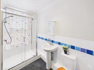 BATHROOM- click for photo gallery